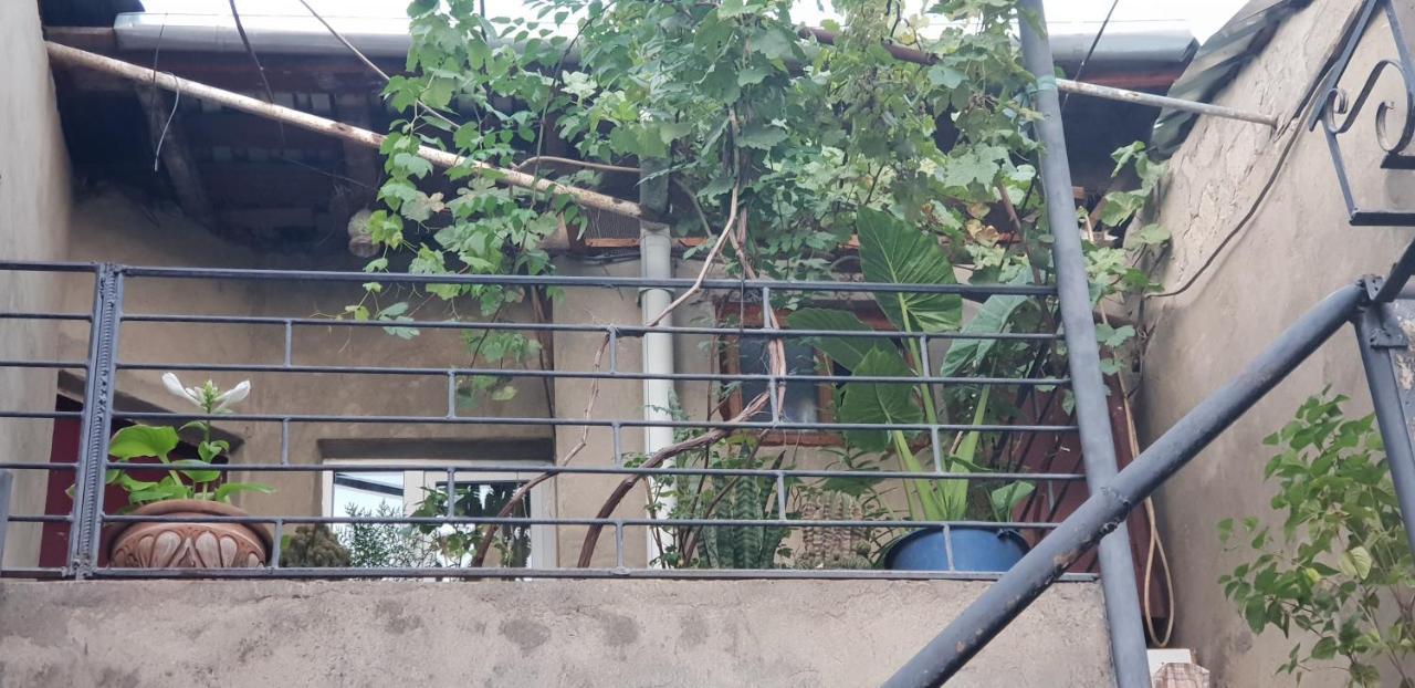 2 Santeli Turn Guest House Tbilisi Exteriör bild